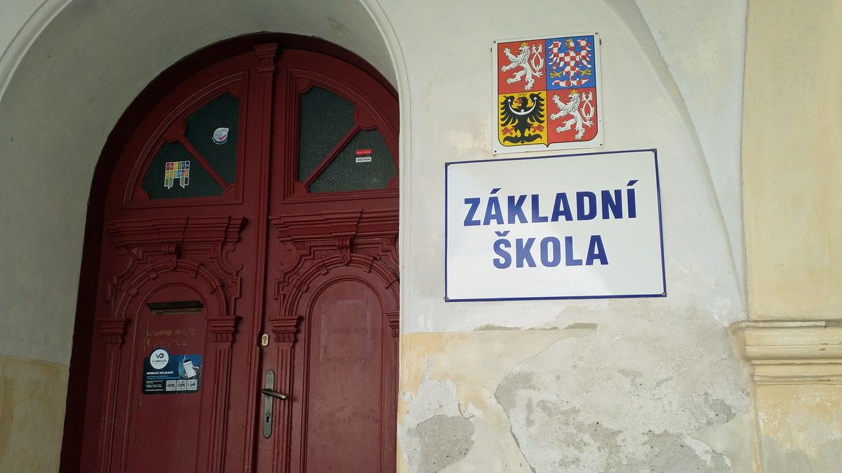 Data o dětech ukrajinských uprchlíků v českých školách nejsou dostatečně přesná, tvrdí META